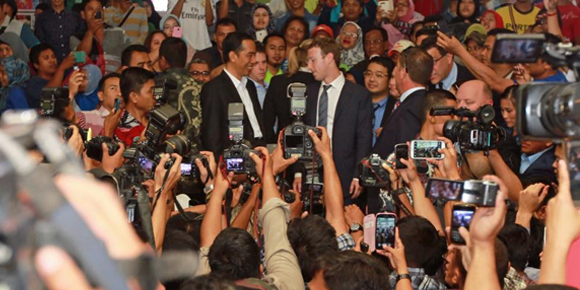 Su Facebook Zuckerberg lancia il Safety Check (2)