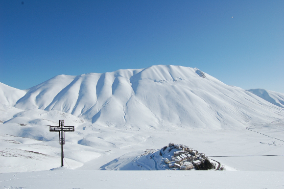 luoghi da visitare Luoghi da visitare: Castelluccio di Norcia e i Monti Sibillini
