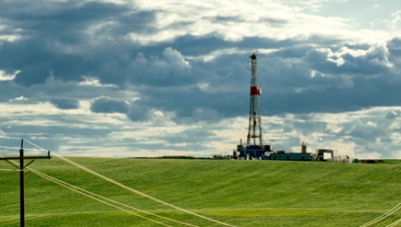 immagine da http://www.midasletter.com/wp-content/uploads/2014/09/Continental-resources-bakken-oil-rig-north-dakota-continental-resources-581x330.jpg