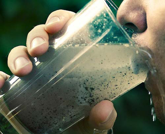 Foto da libertyvoice http://thelibertyvoice.com/wp-content/uploads/2012/03/Natural_Gas_Fracking_0.jpeg