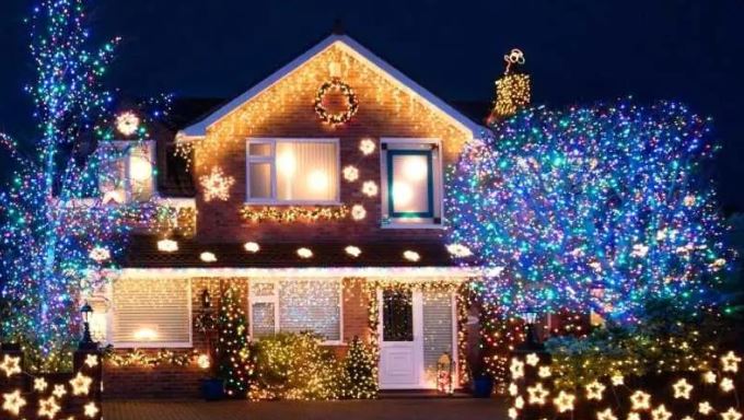 Illuminazione Di Natale.I 3 Trend Di Quest Anno Per Le Luci Di Natale Da Cui Prendere Ispirazione